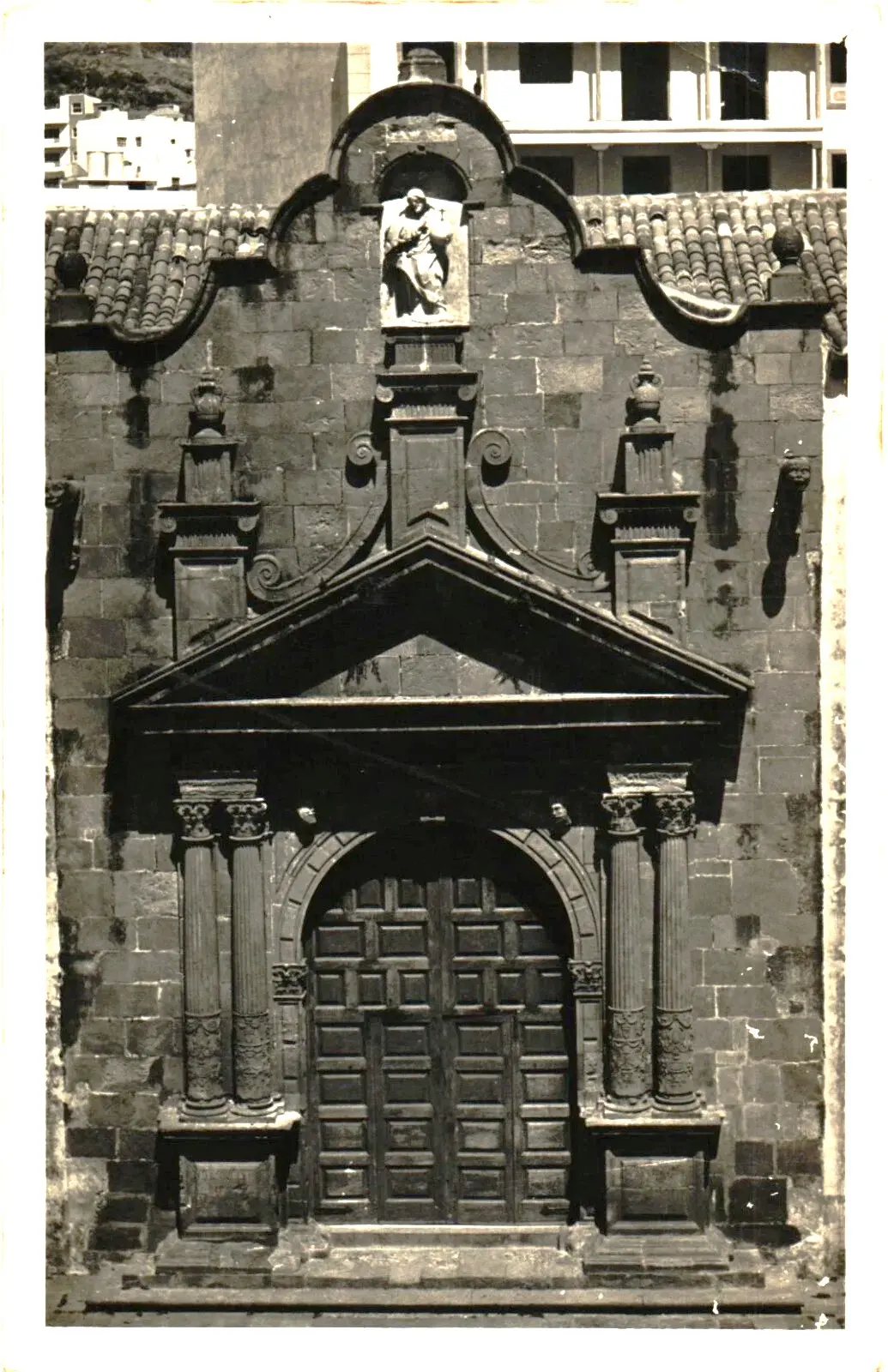 Fachada Iglesia de El Salvador.